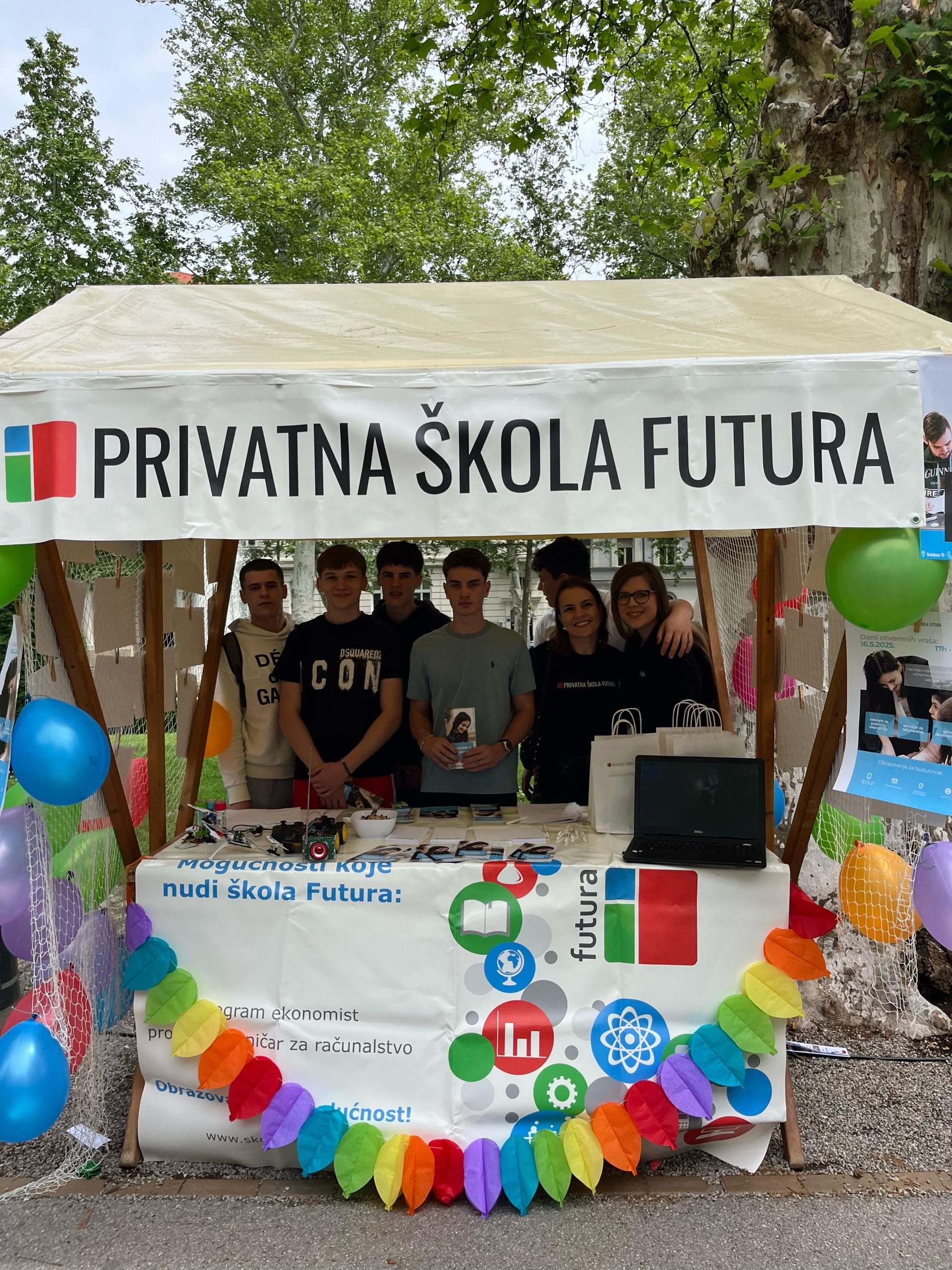 naš-šareni-štand-Dojdi-osmaš-2025-privatna-škola-futura