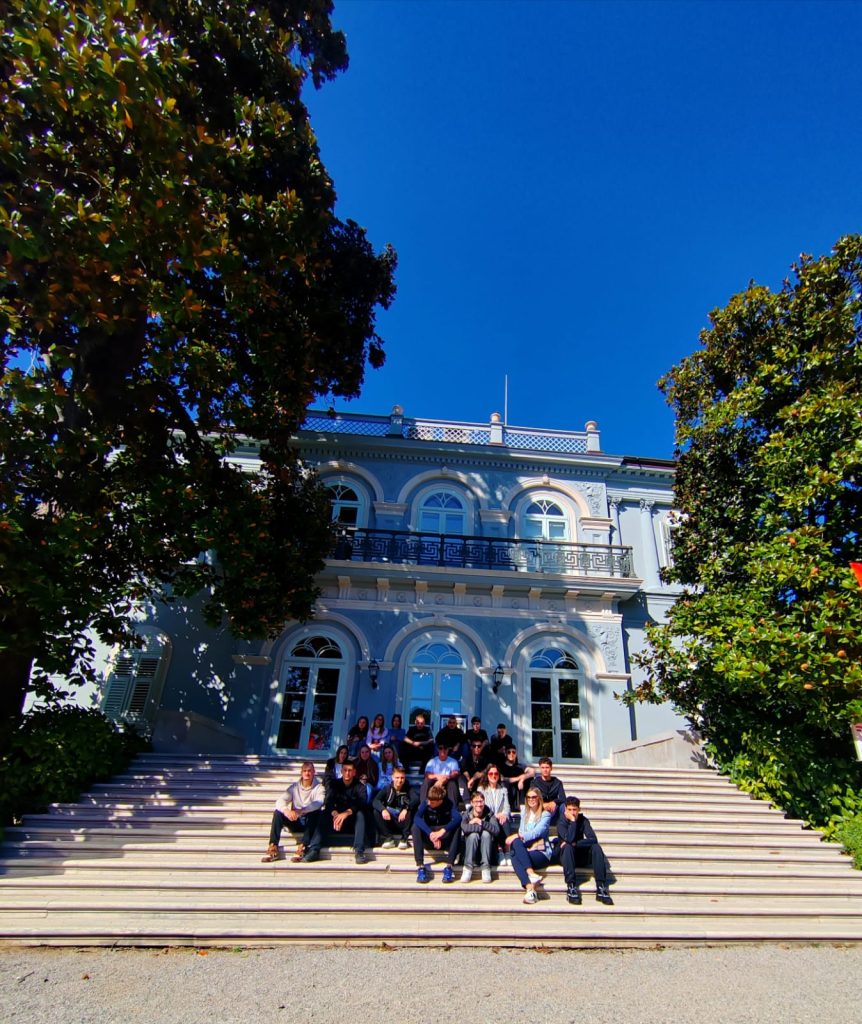 ekonomisti-pred-vilom-angiolinom-u-opatiji-privatna-škola-futura