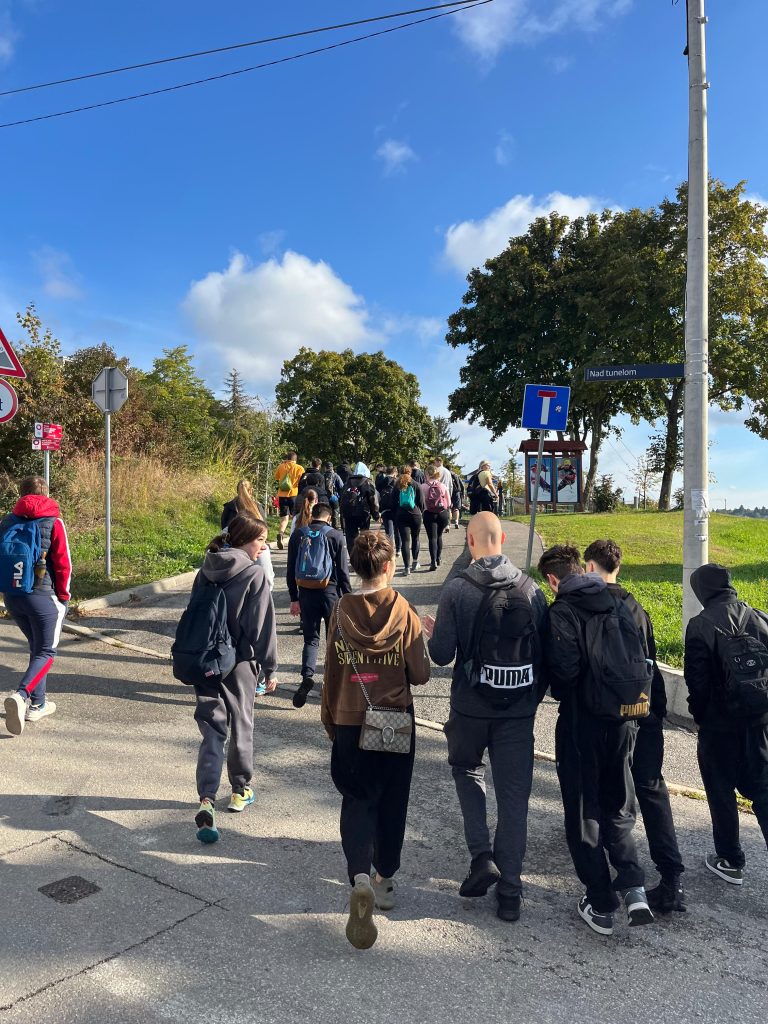 druga-grupa-prilikom-uspona-na-sljeme-privatna-škola-futura