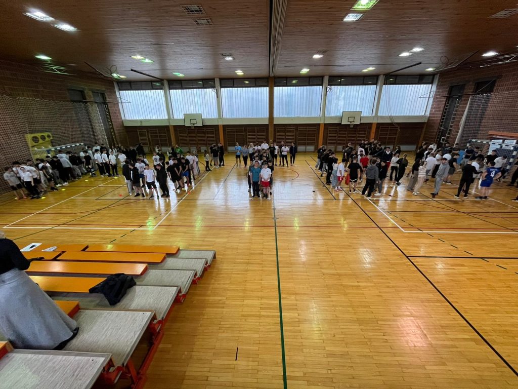 redanje-učenika-u-oblik-futura-dan-sporta-privatna-škola-futura
